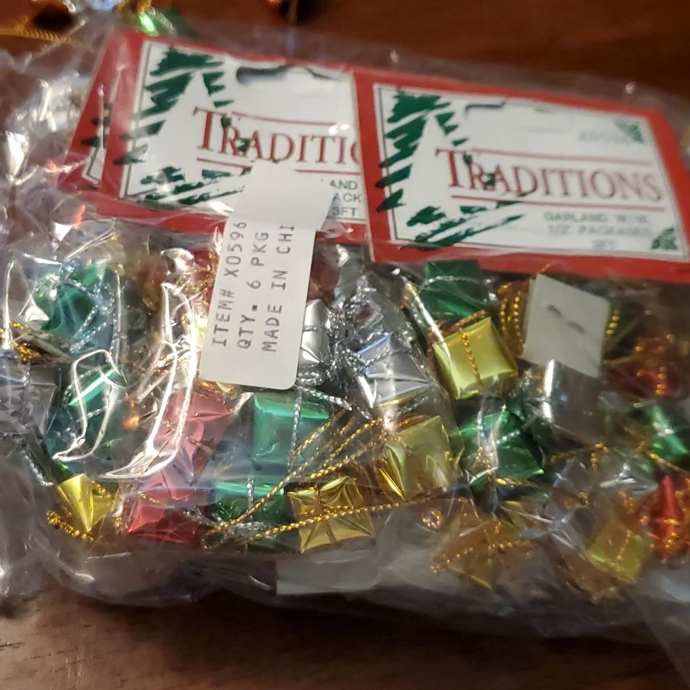 6 pack/ 18 feet total garland